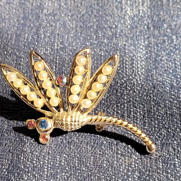 Gold-Tone Dragonfly Brooch With Faux Pearls & Multi-Color Rhinestones Elegant Je - Picture 2 of 8